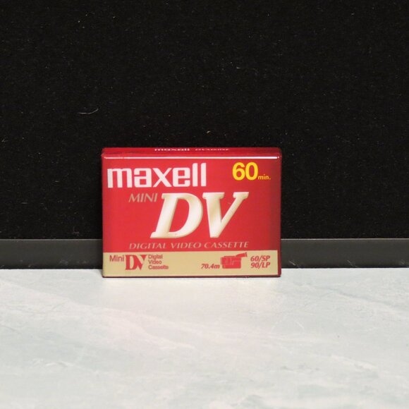 MAXELL MINI DV-60 DIGITAL VIDEO CASSETTE 60 MIN. TAPE FOR CAMCORDER NEW SEALED - Picture 1 of 2